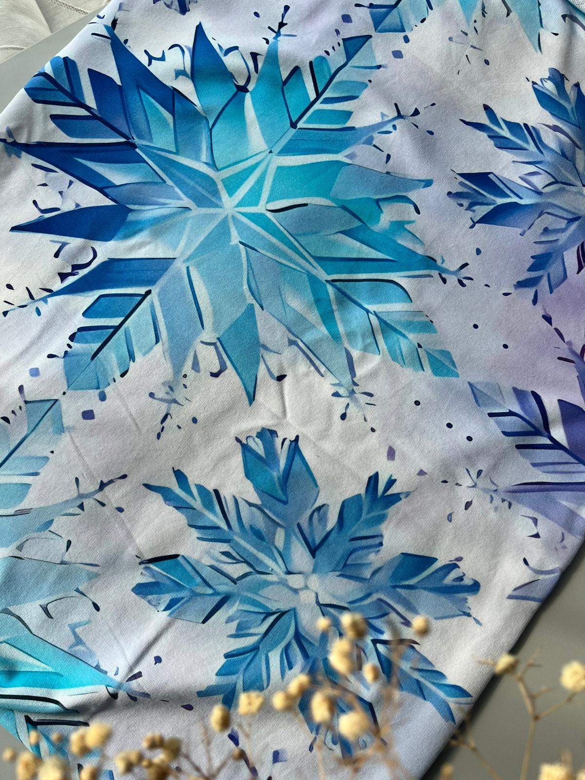 Schneeflocke auf Weiß Wintervorbestellung